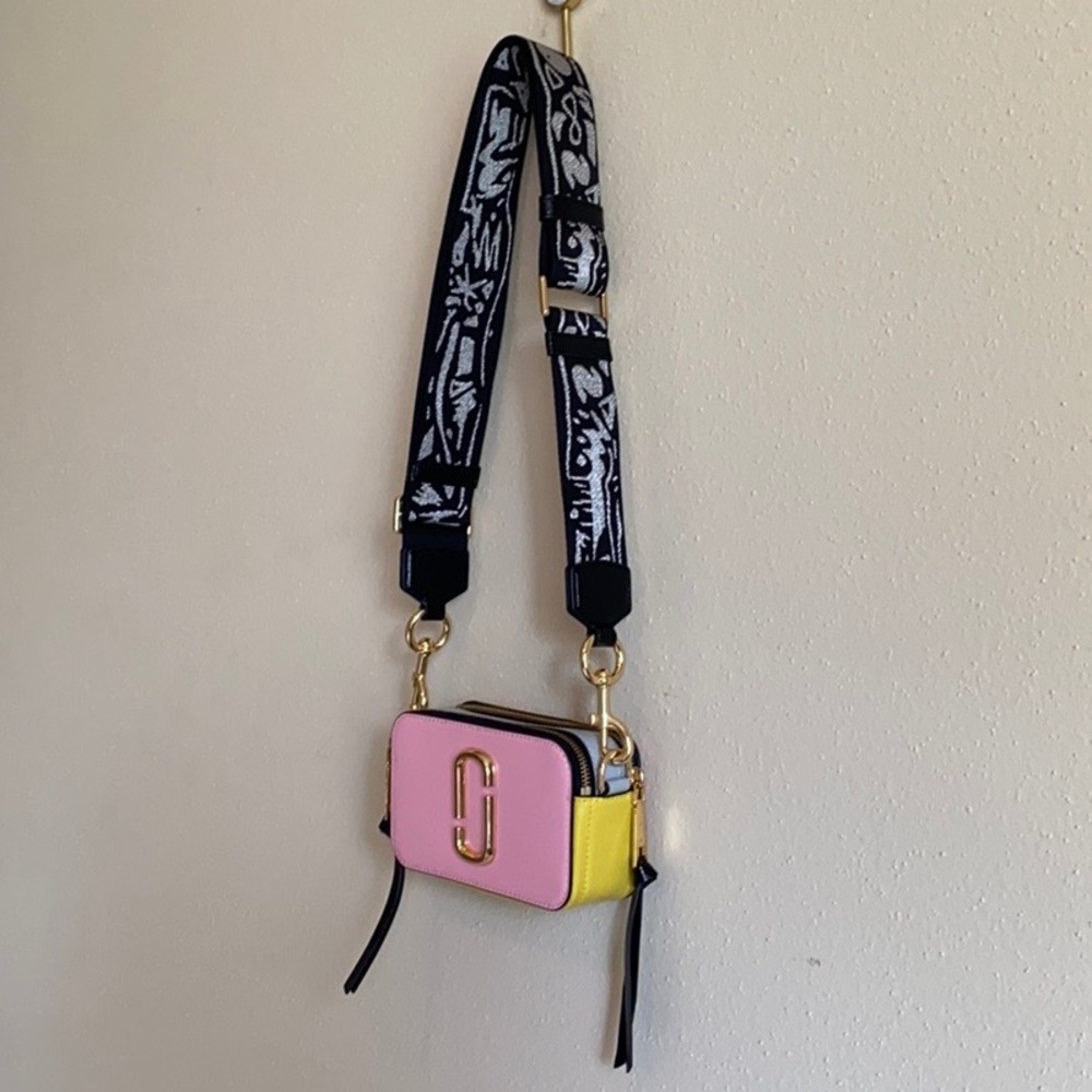 The Marc Jacobs Snapshot Leather Crossbody Bag